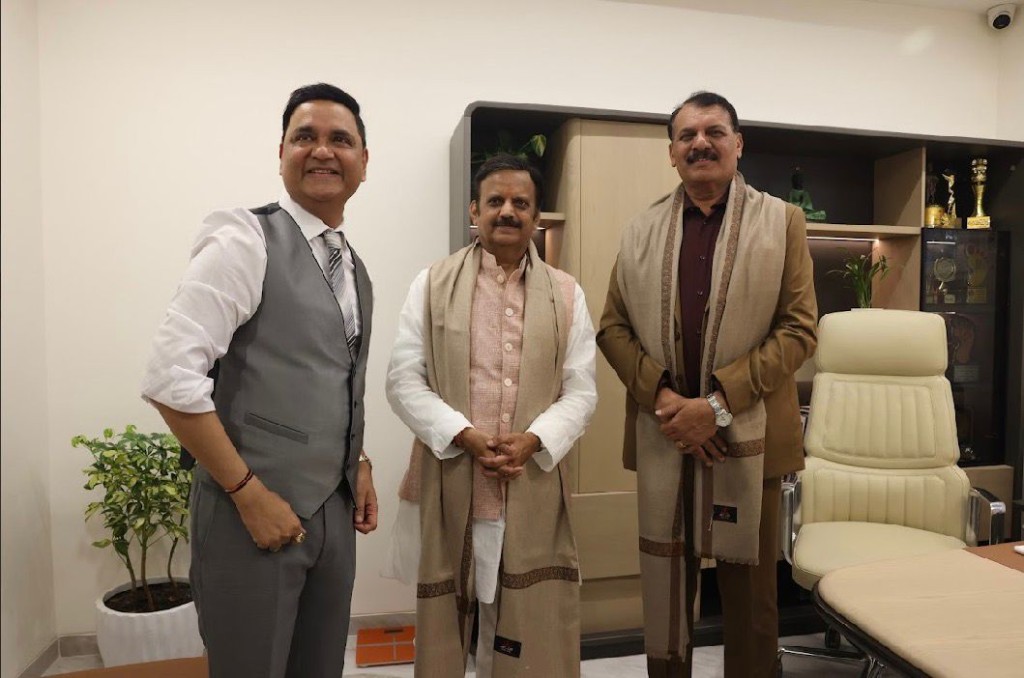 Deputy CM Rajendra Shukla inaugurating Maharshi Vitiligo Research Centre, Indore